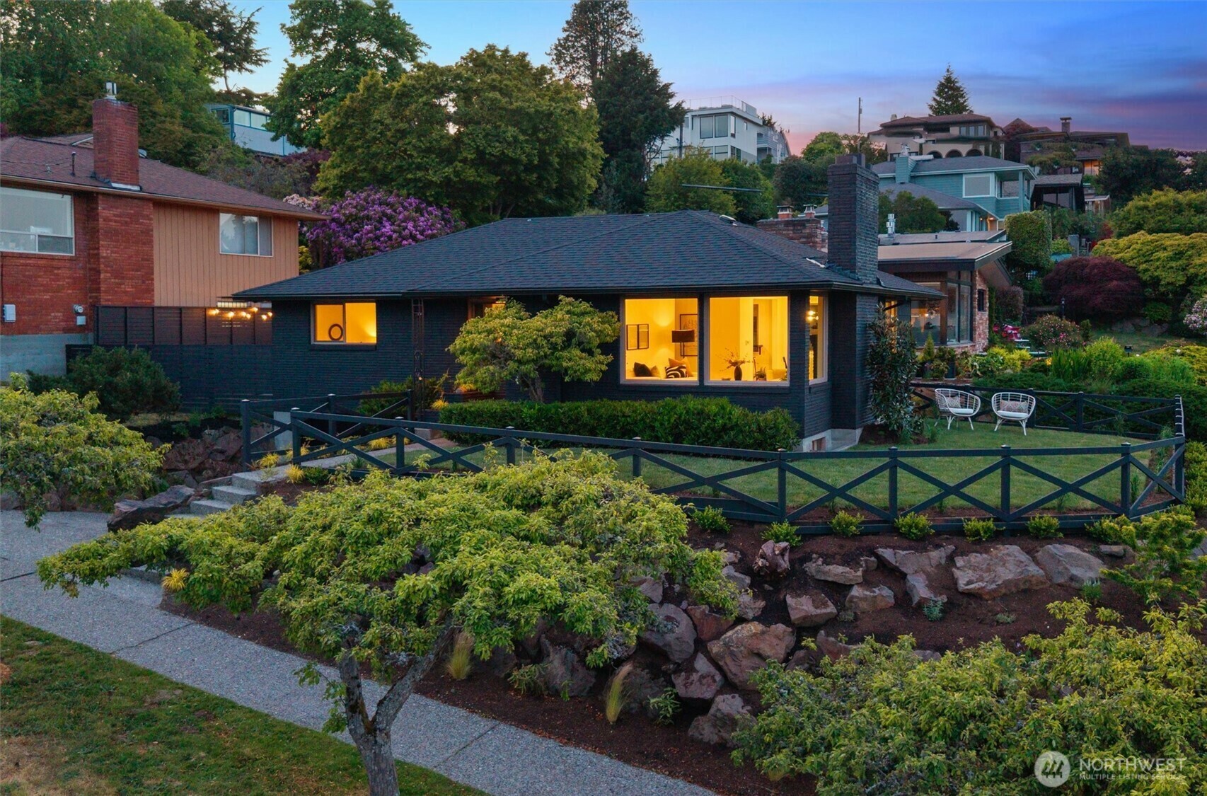 Property Photo: 2604 W Armour Street WA 98199