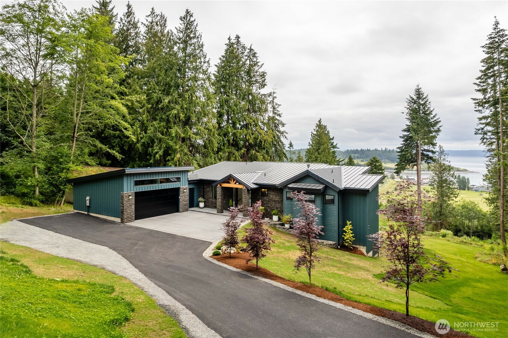 Property Photo: 501 Vesper Way WA 98282