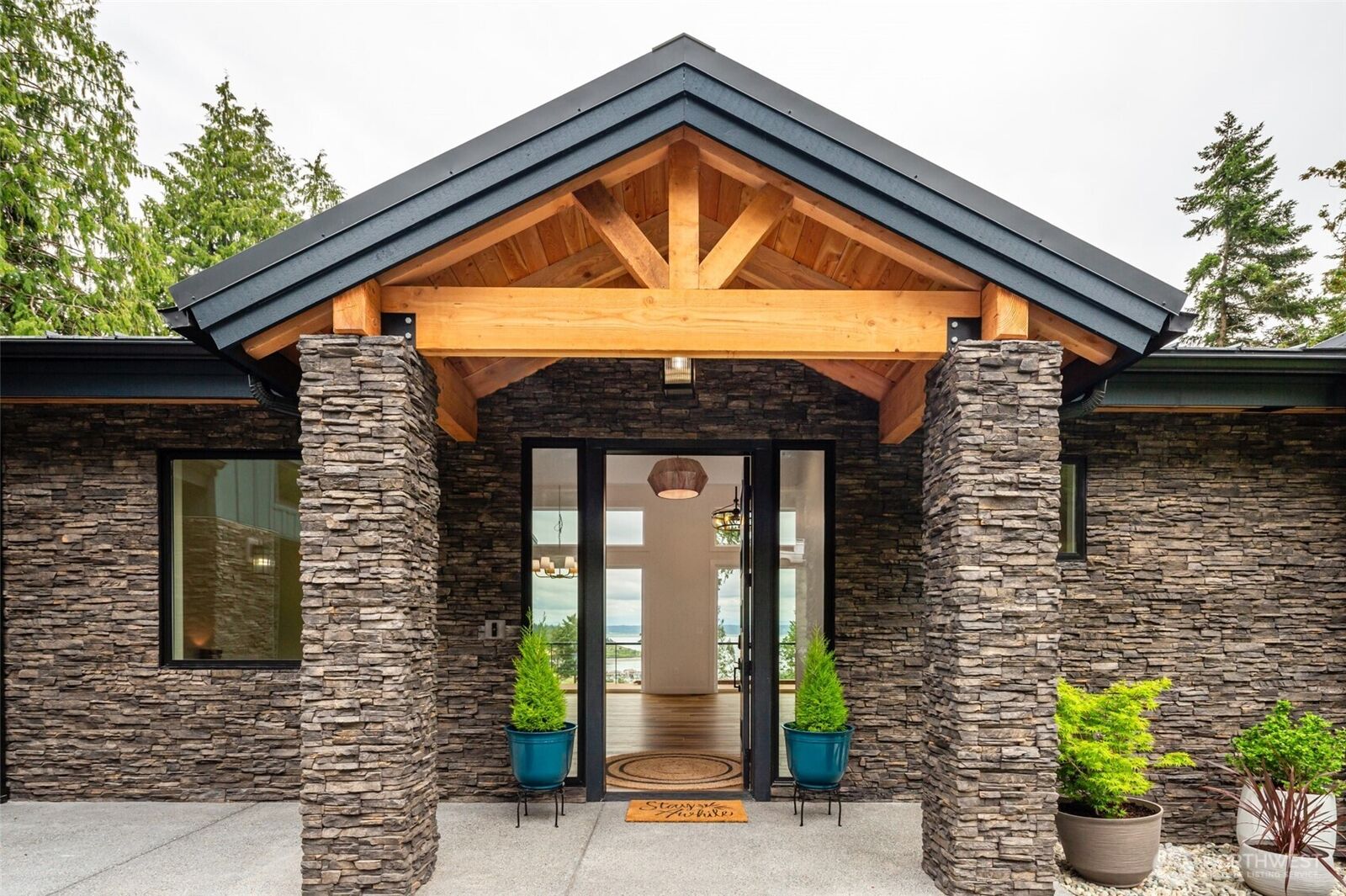 Property Photo:  501  Vesper Way  WA 98282 