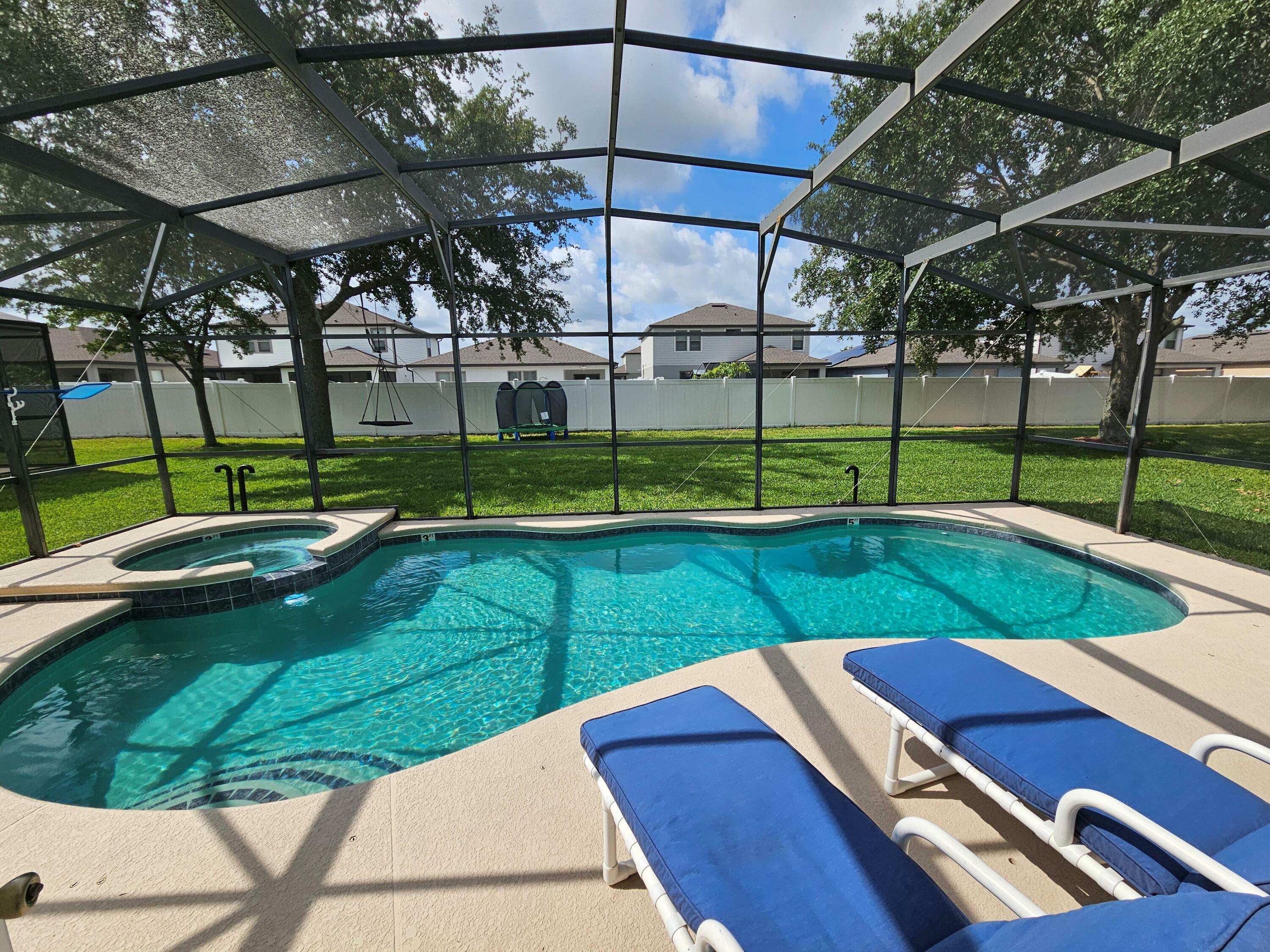Property Photo: 426 Cadiz Loop FL 33837