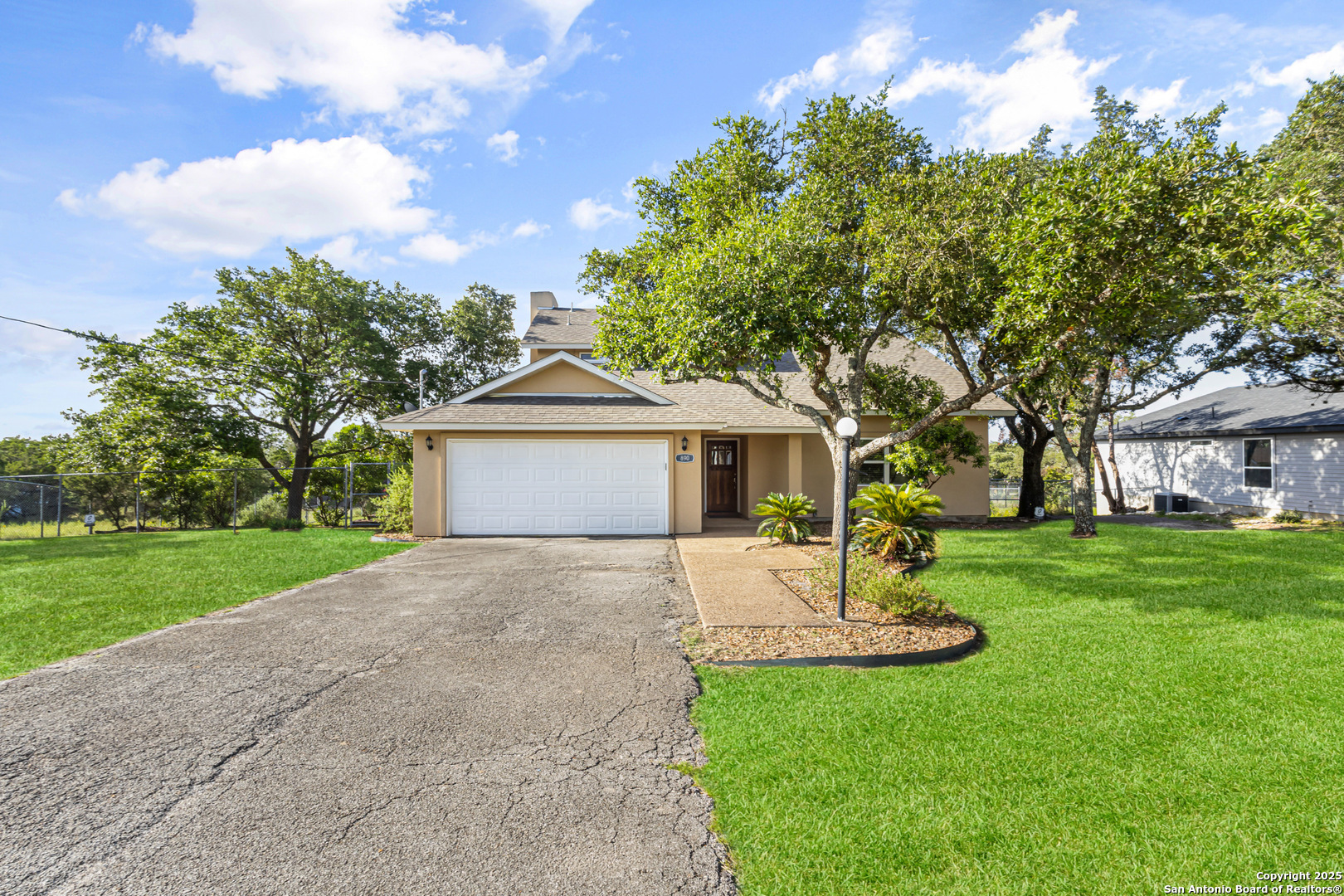 Property Photo: 890 Live Oak TX 78070