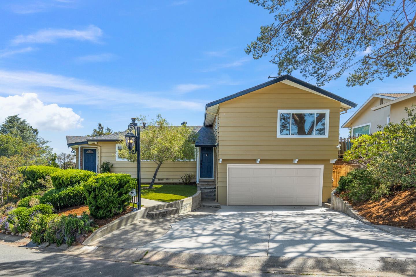 Property Photo:  224 Lyndhurst Avenue  CA 94002 