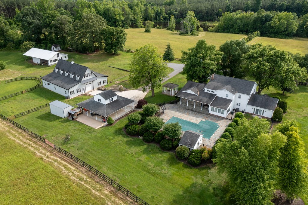 Property Photo: 3122 West Creek Road VA 23930