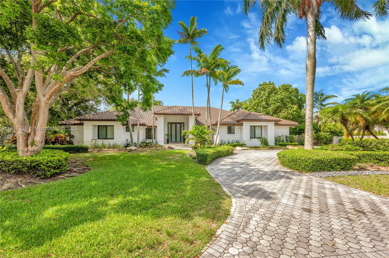 6730 SW 141st St  Palmetto Bay FL 33158 photo