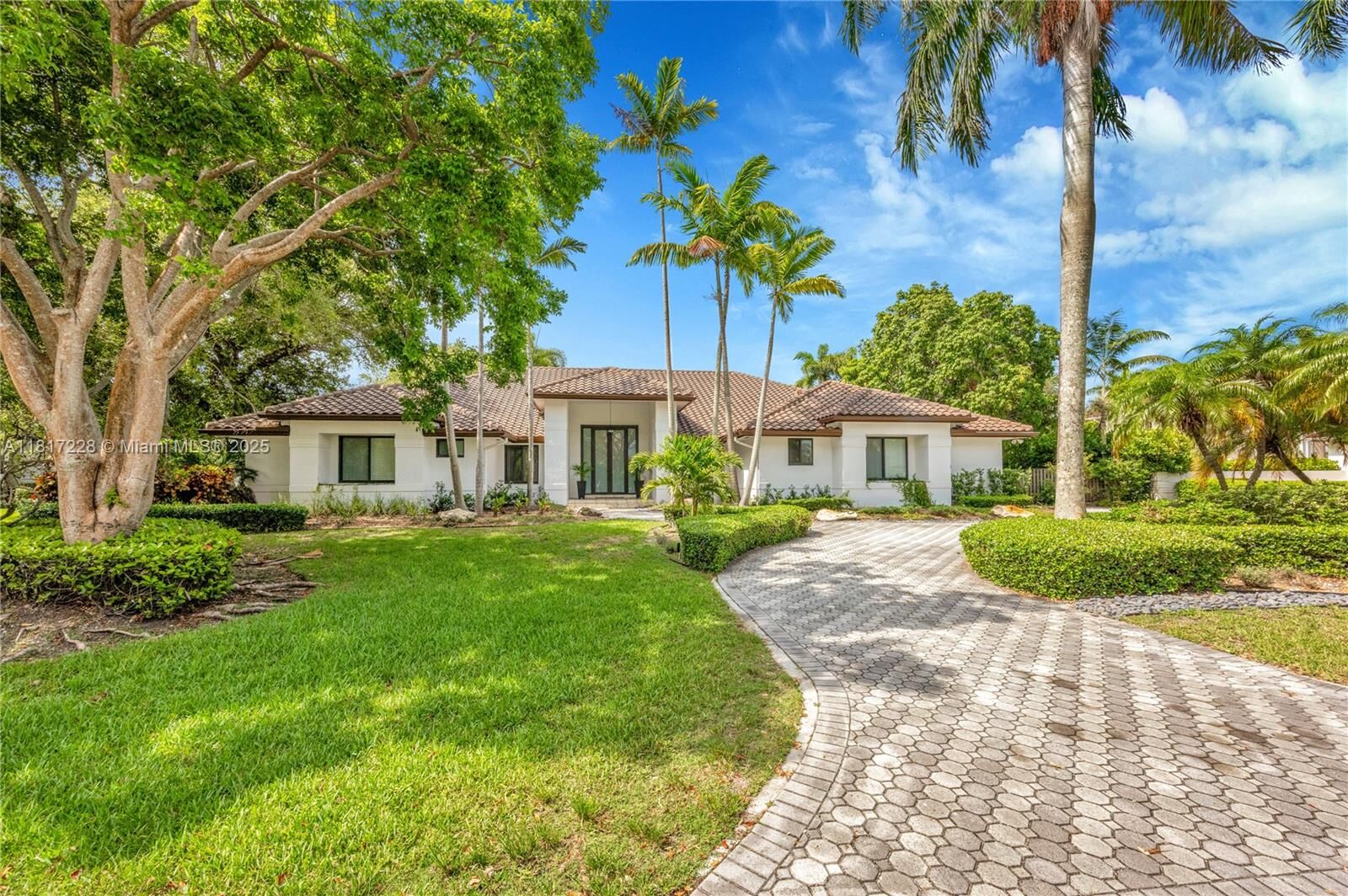 Property Photo: 6730 SW 141st St FL 33158
