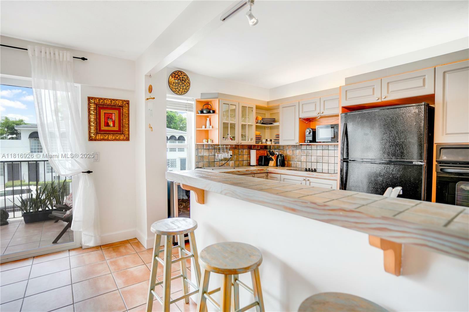 Property Photo: 1455 West Ave 202 FL 33139