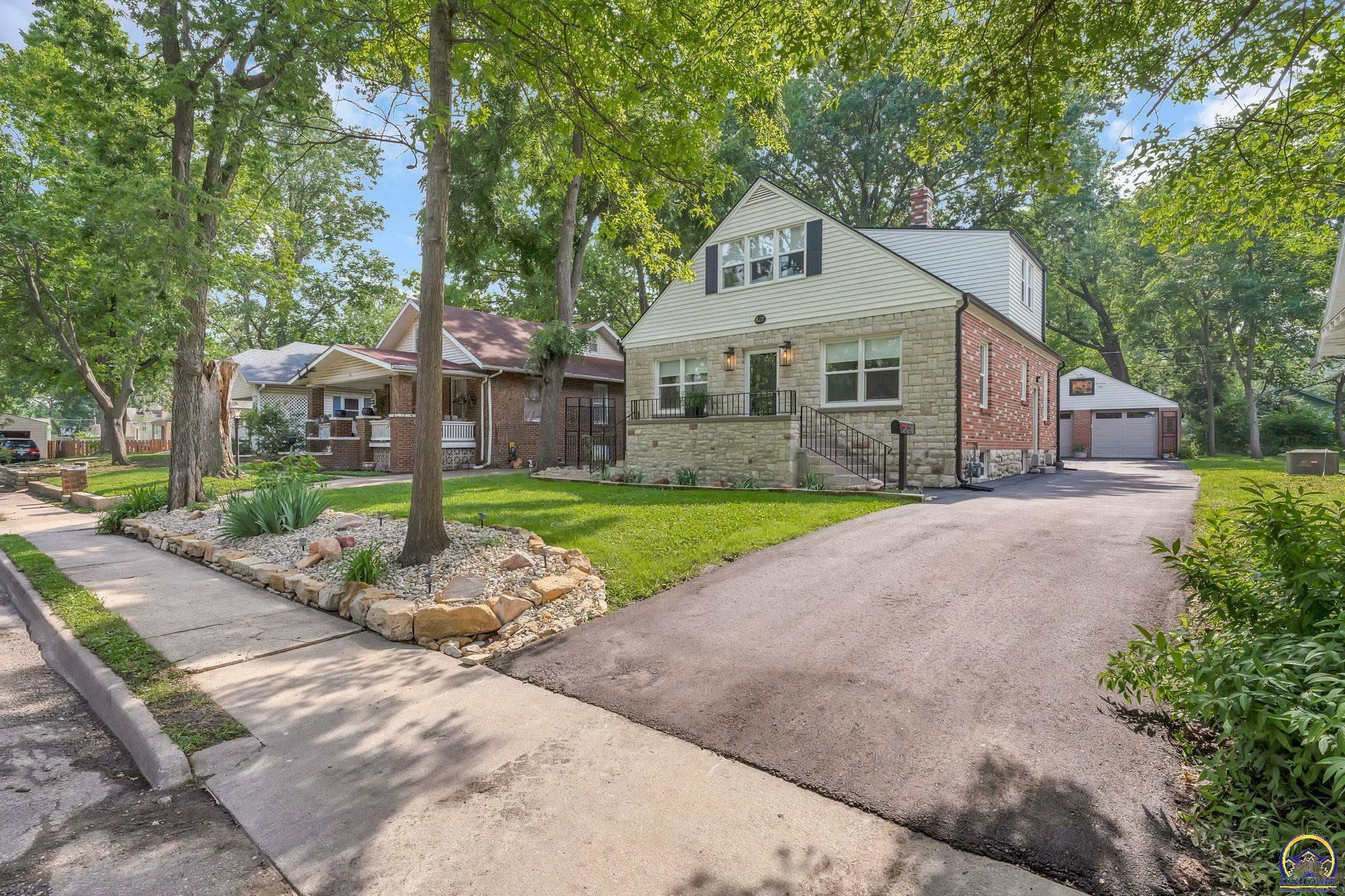 Property Photo: 627 SW Medford Ave KS 66606