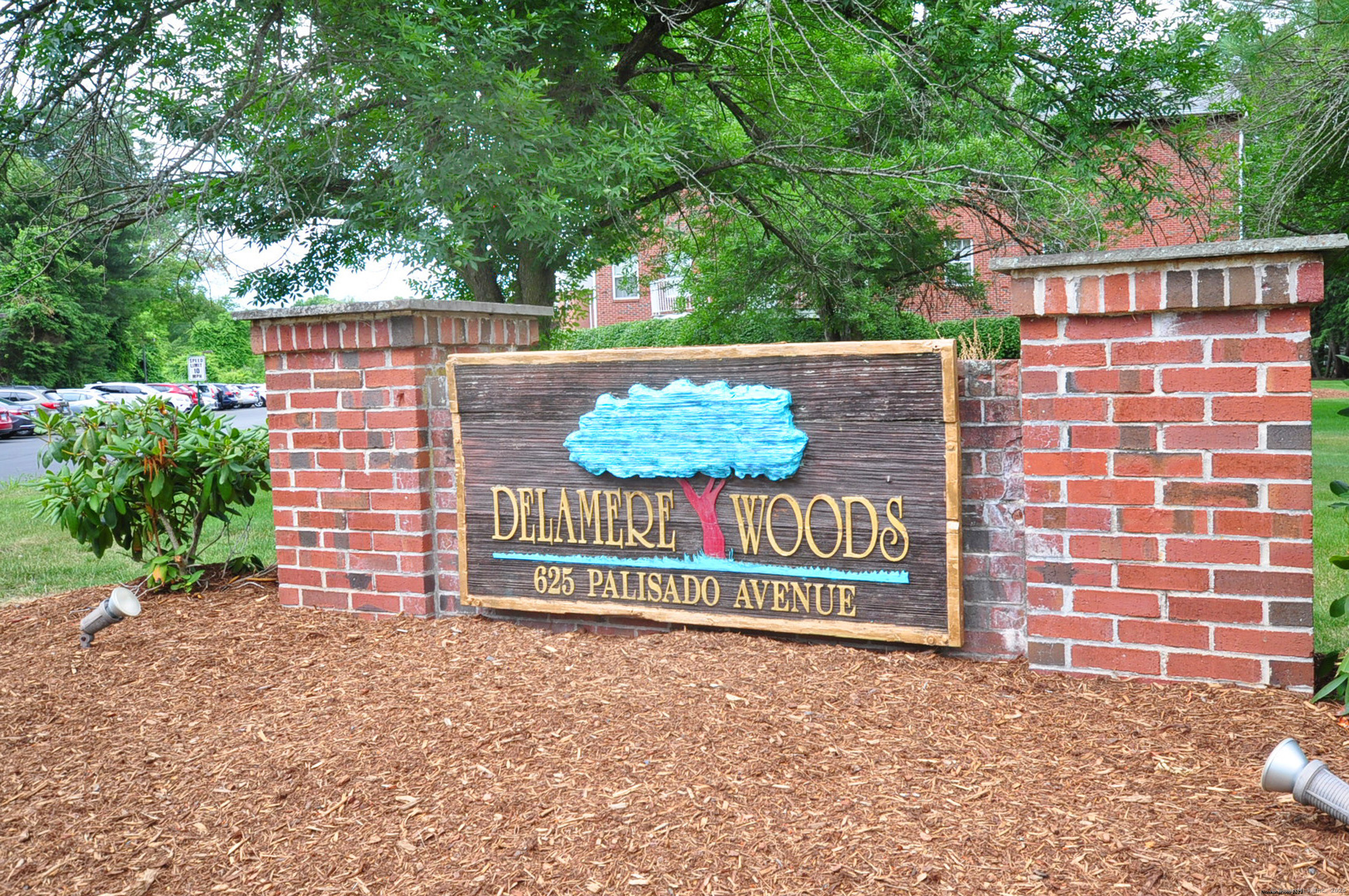 Property Photo: 625 Palisado Avenue Apt 206 CT 06095