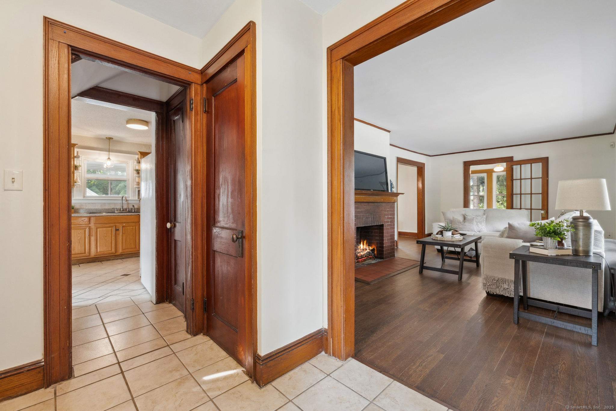 Property Photo: 213 Silver Lane CT 06118