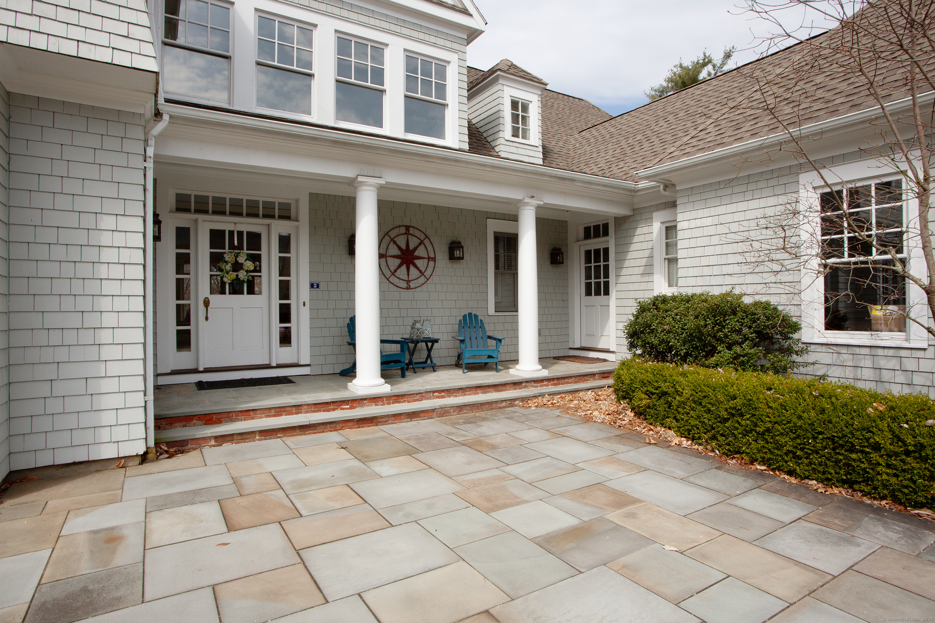 Property Photo:  3 Ridgebury Road  CT 06001 