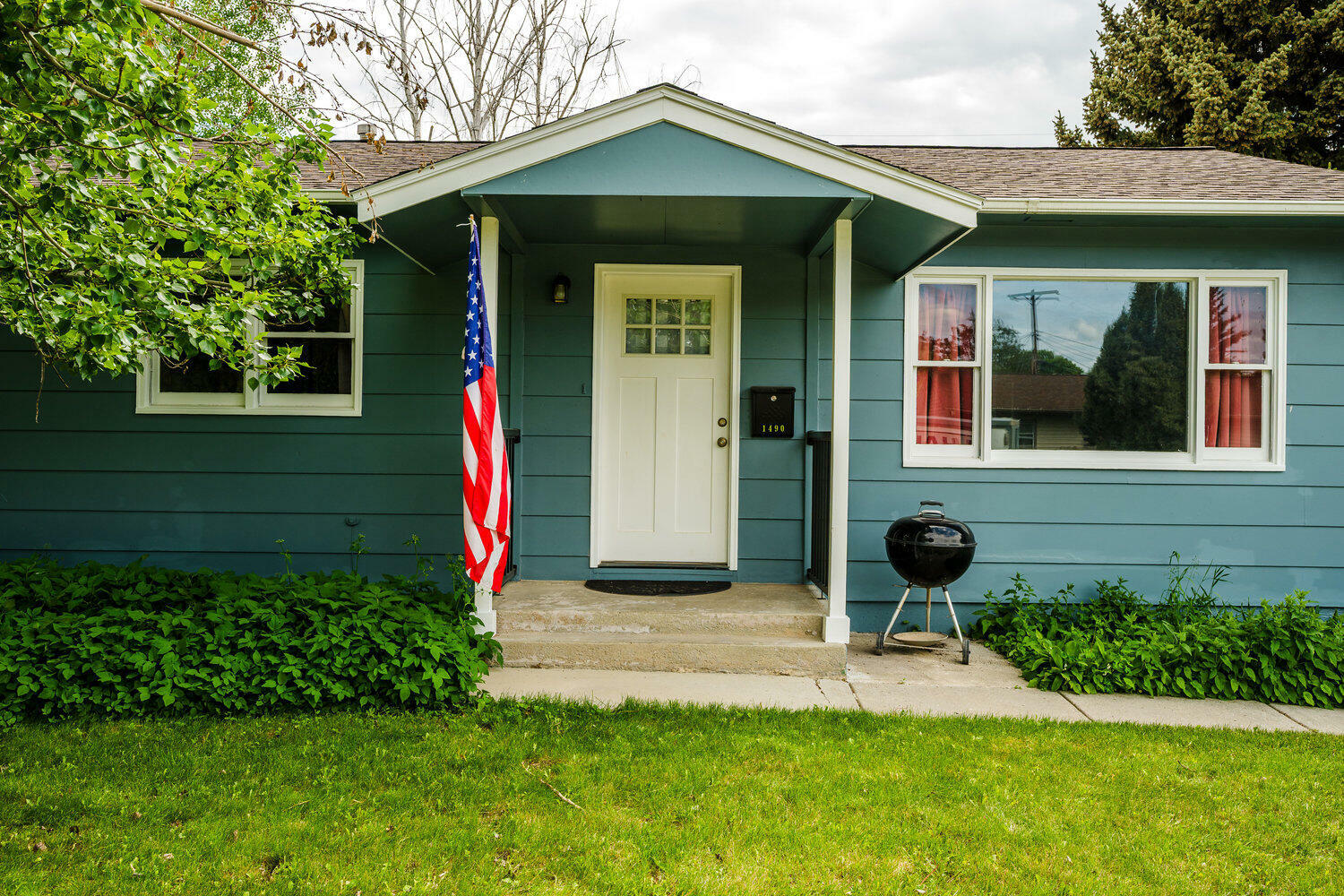Property Photo: 1490 Gladstone Street WY 82801