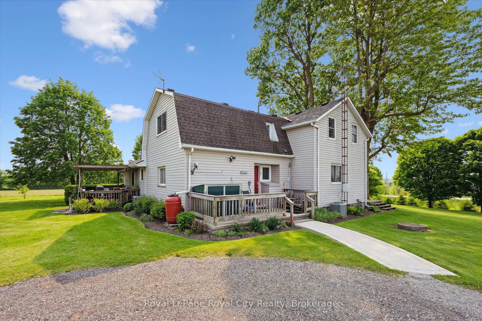 Property Photo: 7197 Wellington 21 Road ON N0B 1B0