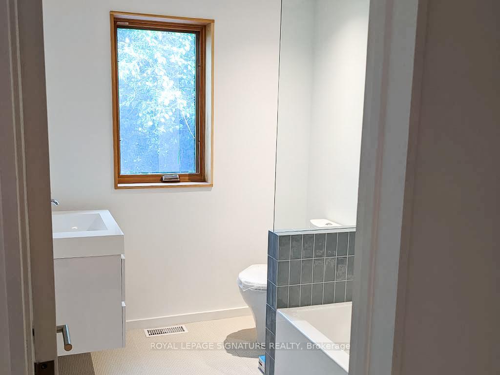 Property Photo:  1265 Davenport Road Main  ON M6H 2H2 