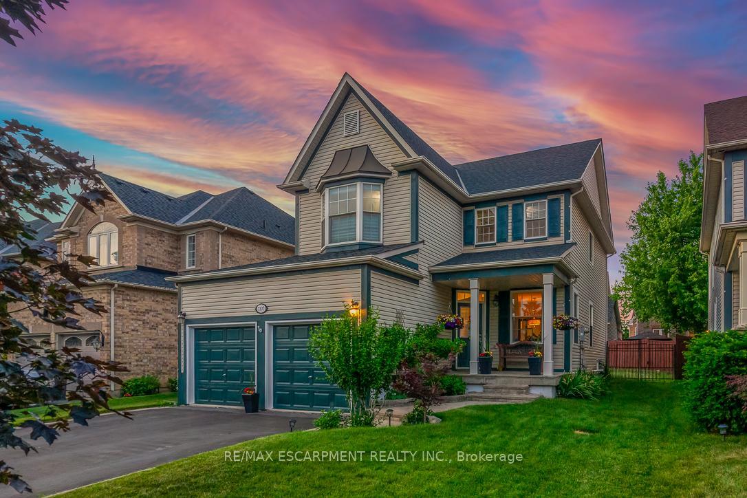 Property Photo: 7107 Appletree Lane ON L5W 1W5