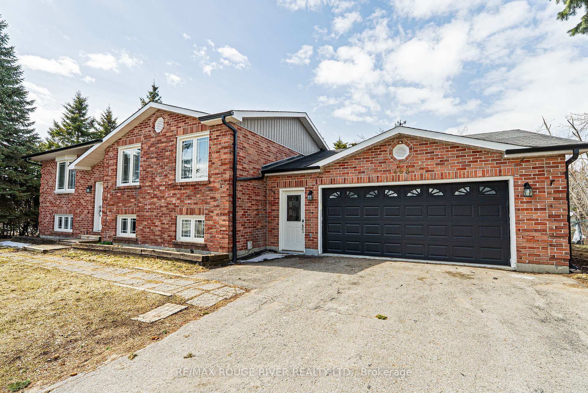Property Photo: 495 Lakeland Crescent ON L0K 1A0