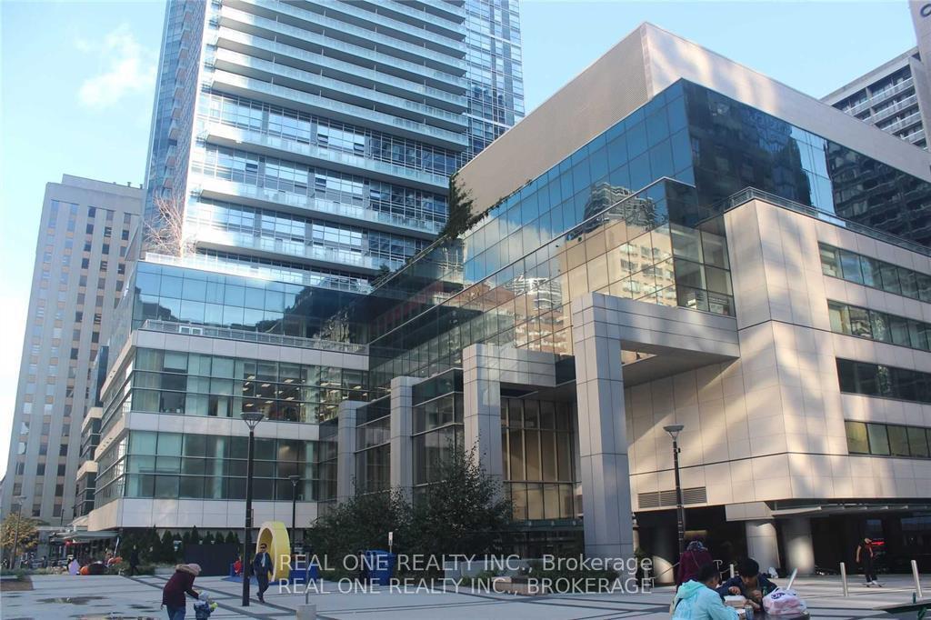 Property Photo: 386 Yonge Street 4010 ON M5B 0A5