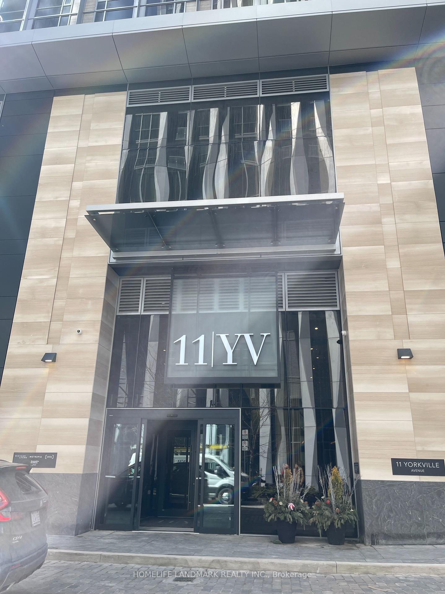 Property Photo: 11 Yorkville Avenue 2408 ON M4W 0B7