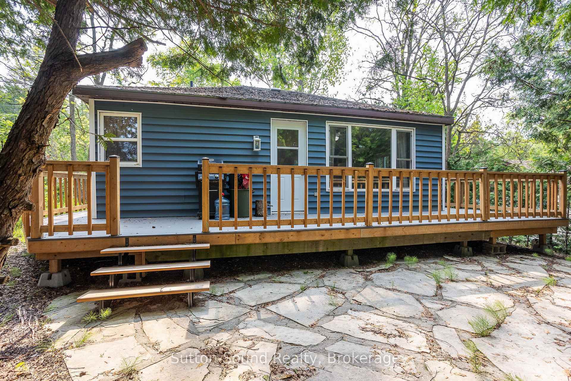 Property Photo:  1055 2nd Avenue S  ON N0H 2G0 