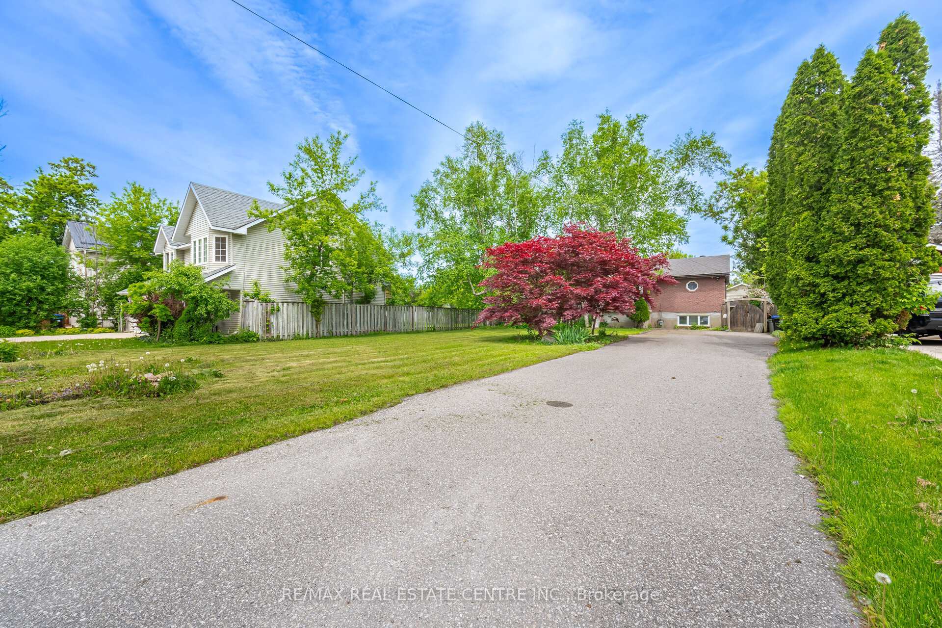 Property Photo: 141 Elm Street ON L9Y 3J3
