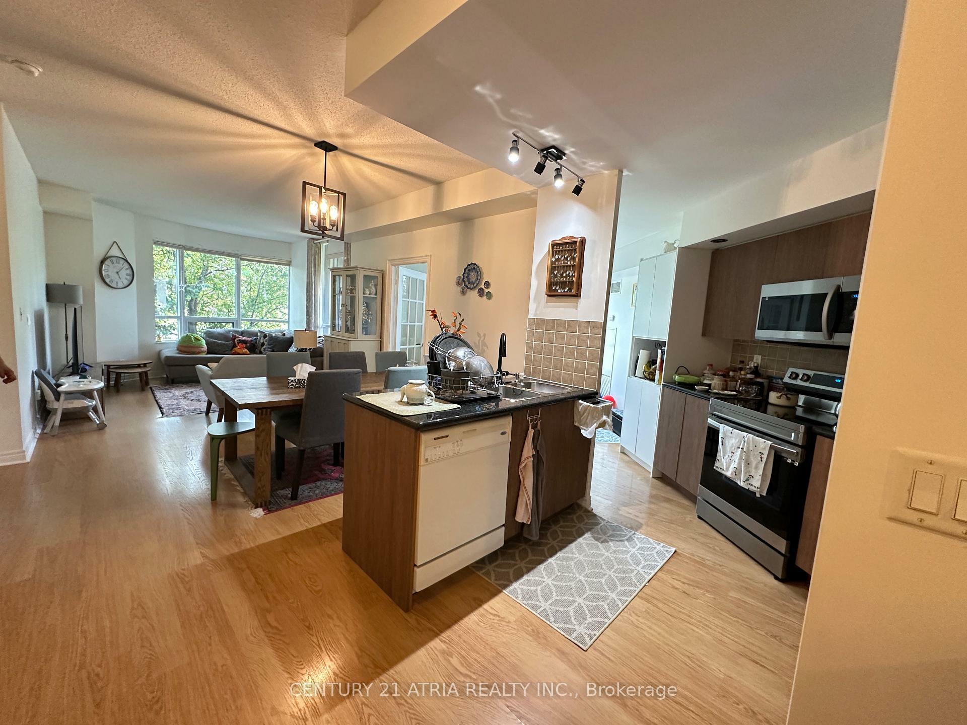 Property Photo: 33 Cox Boulevard 213 ON L3R 8A6