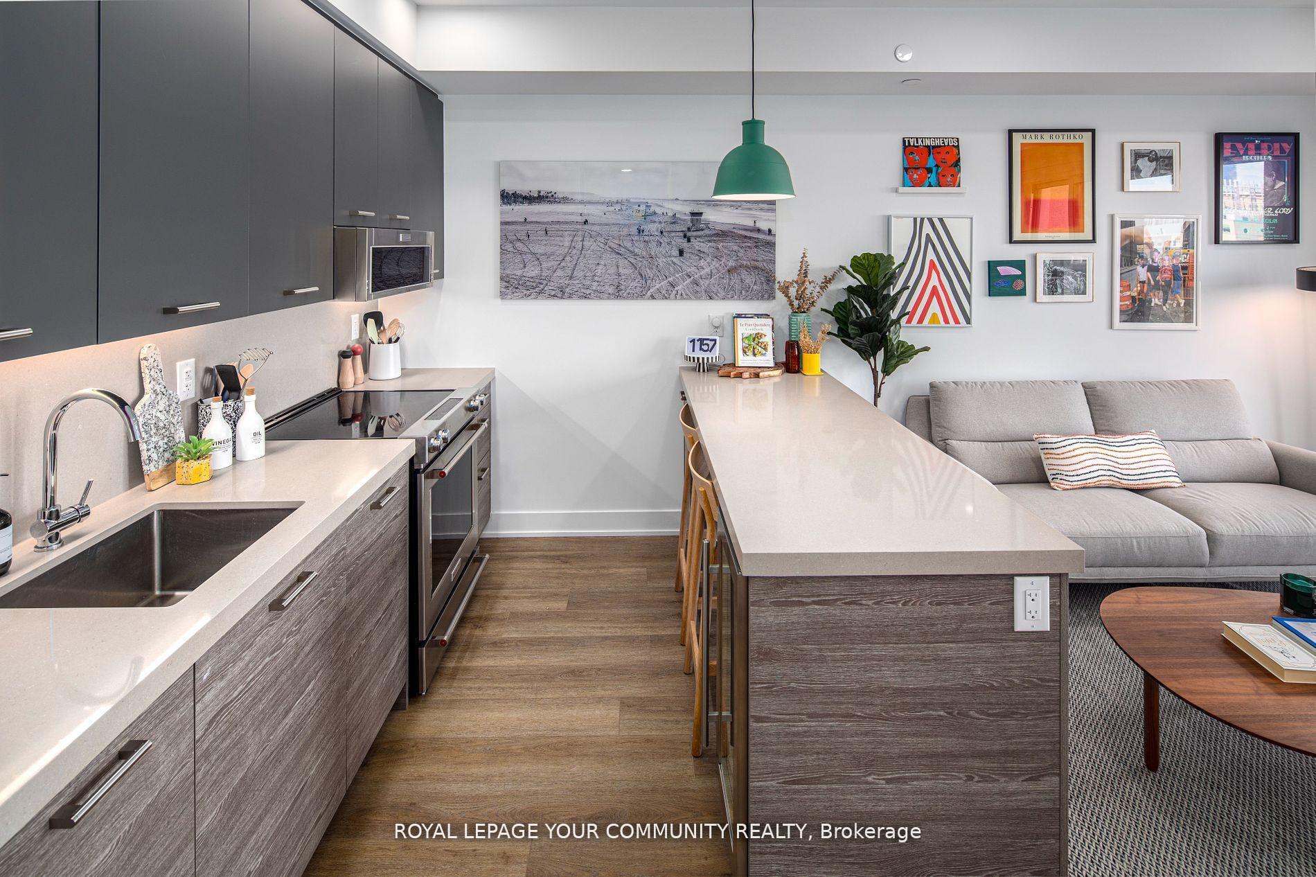 Property Photo: 484 Spadina Avenue 409 ON M5S 0E4
