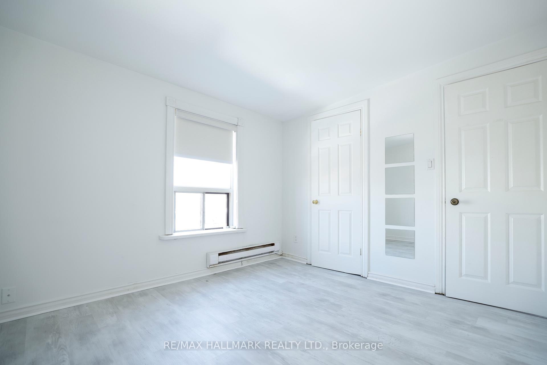 Property Photo: 37 Holland Street W 3 ON L3Z 2B9
