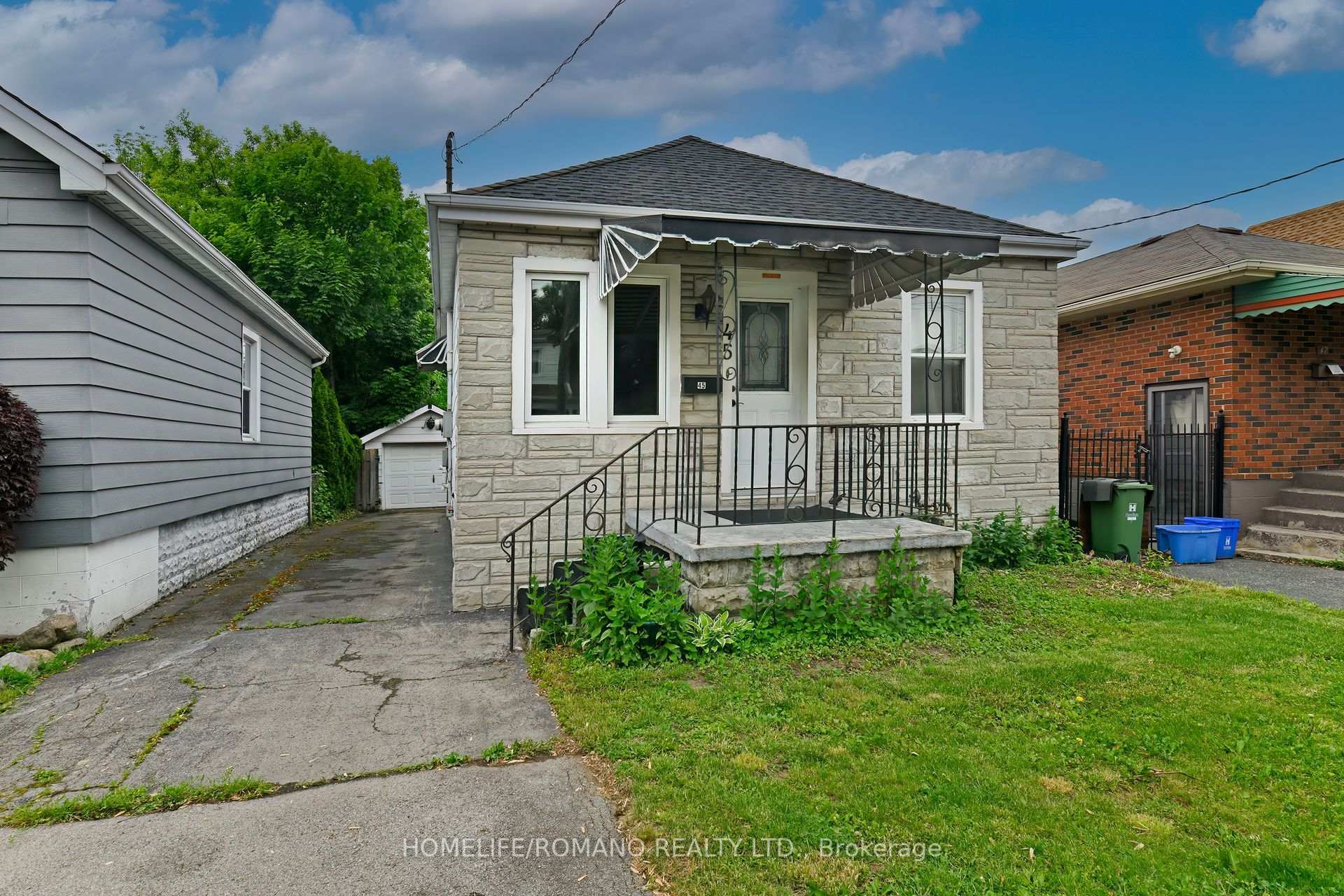 Property Photo: 45 Wexford Avenue N ON L8H 4M2