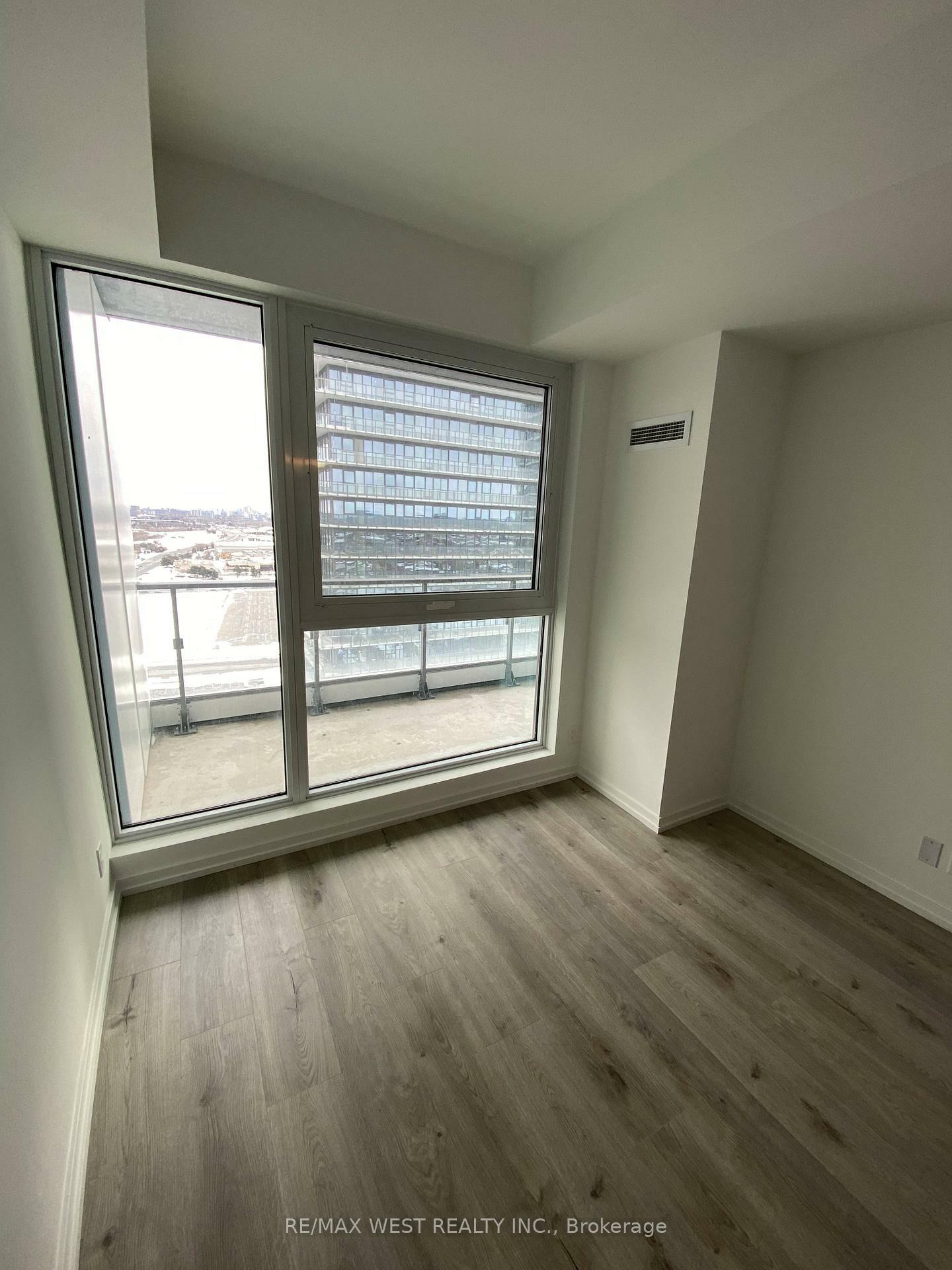 Property Photo: 1000 Portage Parkway 2009 ON L4K 0L1