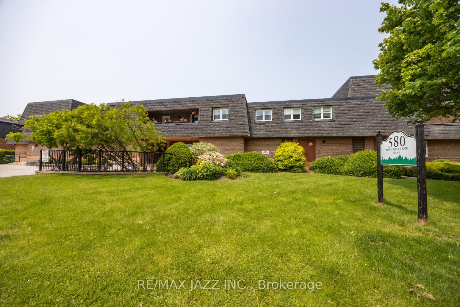 Property Photo: 580 Mary Street E 206 ON L1N 2R3