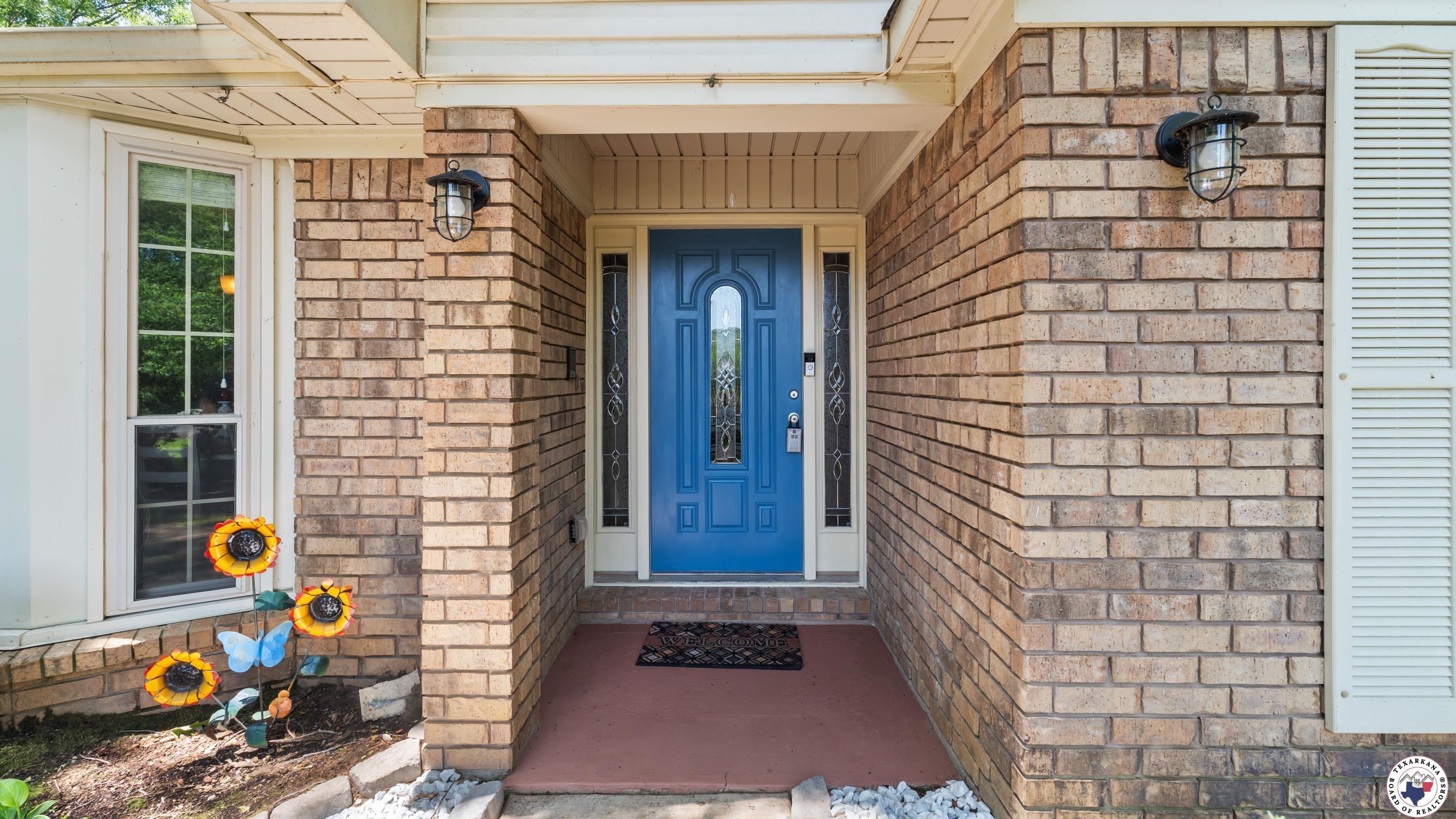 Property Photo:  905 Lakeridge Lane  TX 75503 