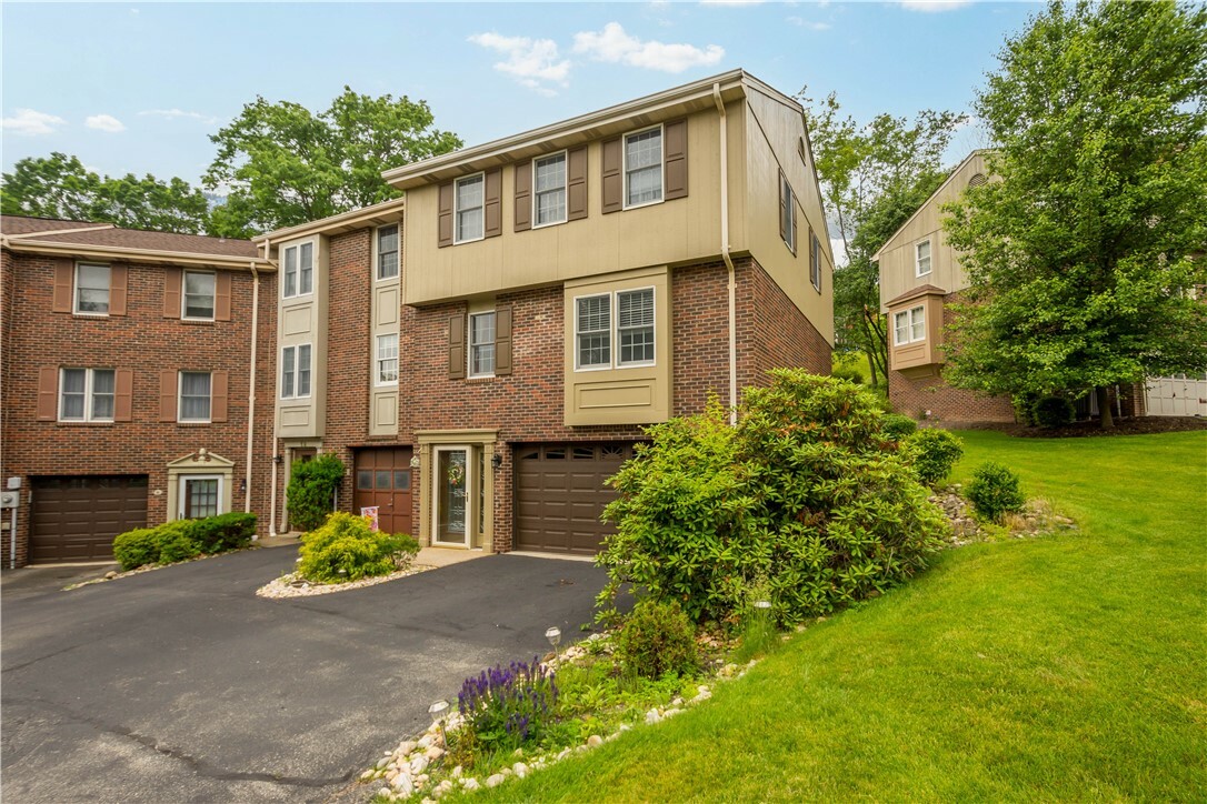 Property Photo:  15 Hennig Drive  PA 15236 