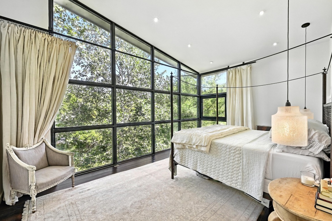 Property Photo: 1700 S 6th Street TX 78704