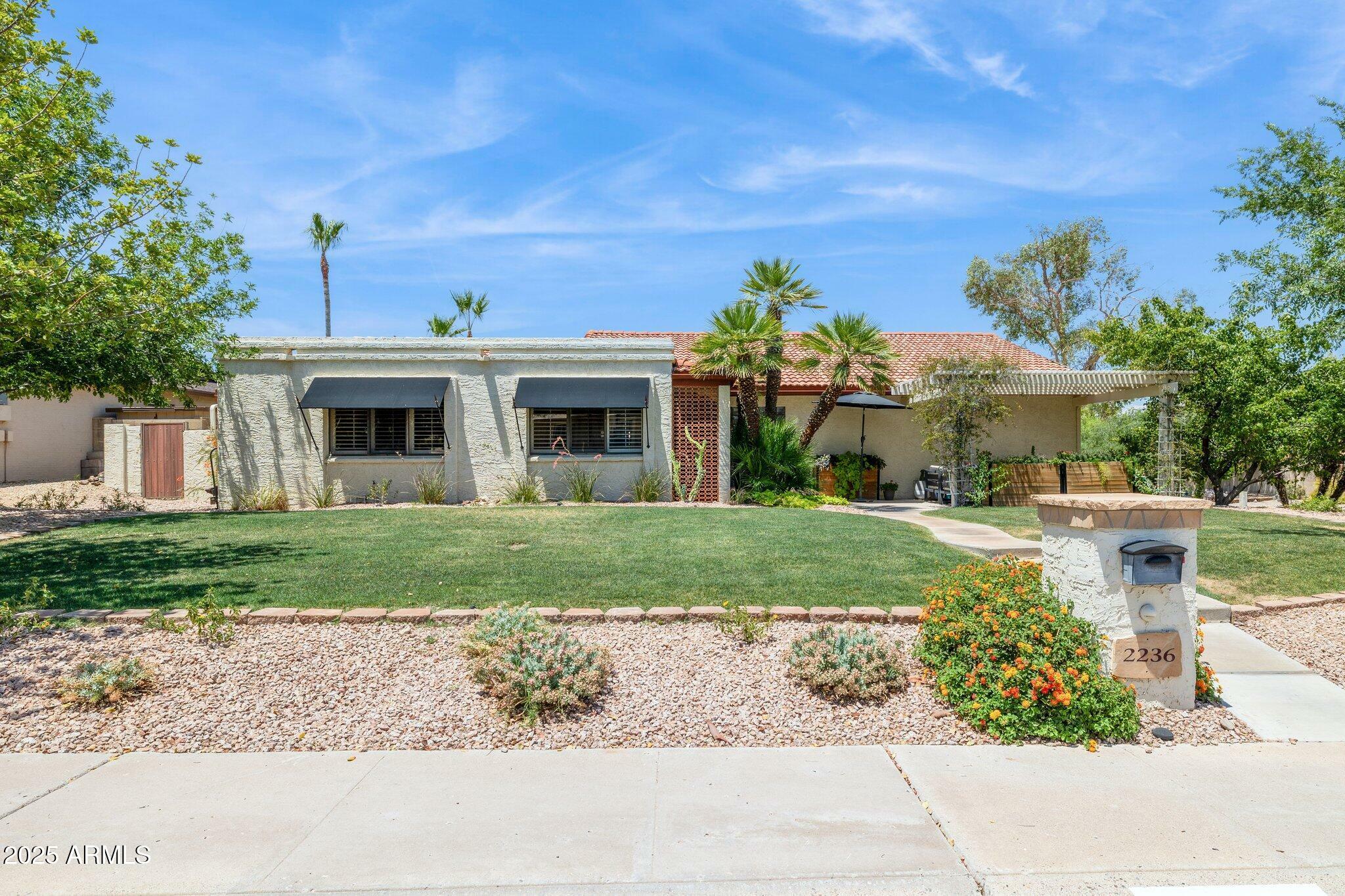 Property Photo: 2236 E Sierra Street AZ 85028