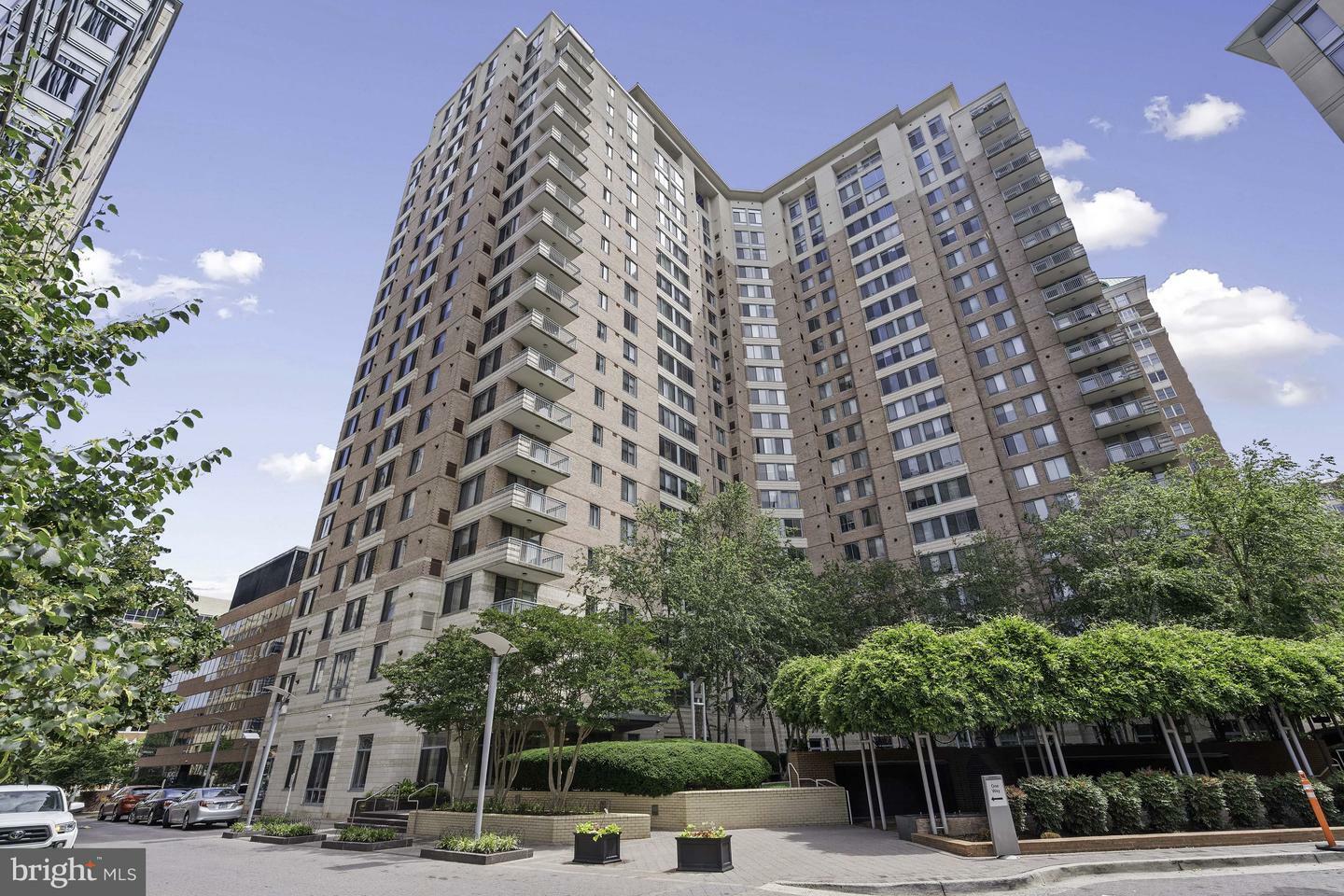 851 N Glebe Road 1103  Arlington VA 22203 photo