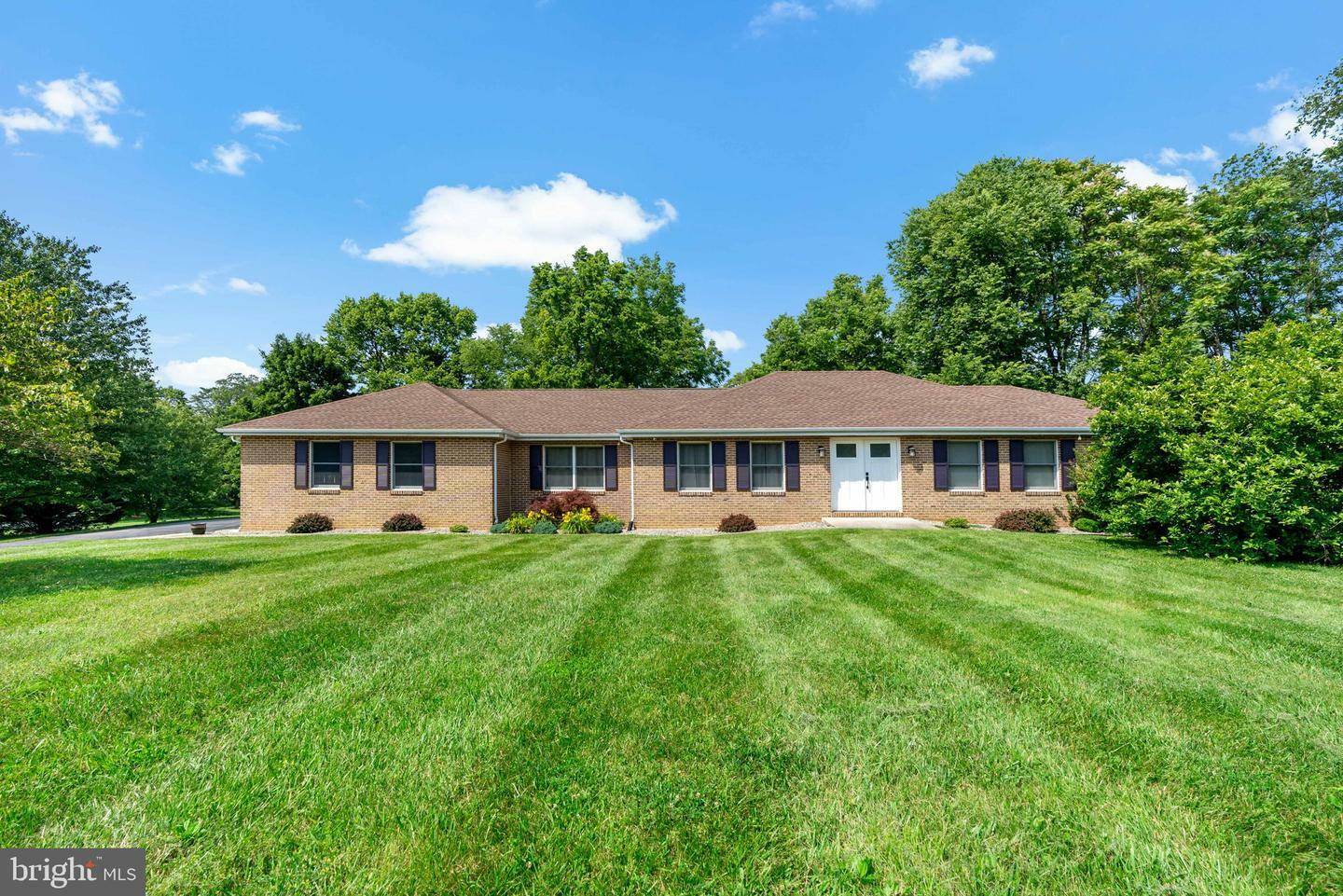 Property Photo: 117 Columbus Court WV 25404