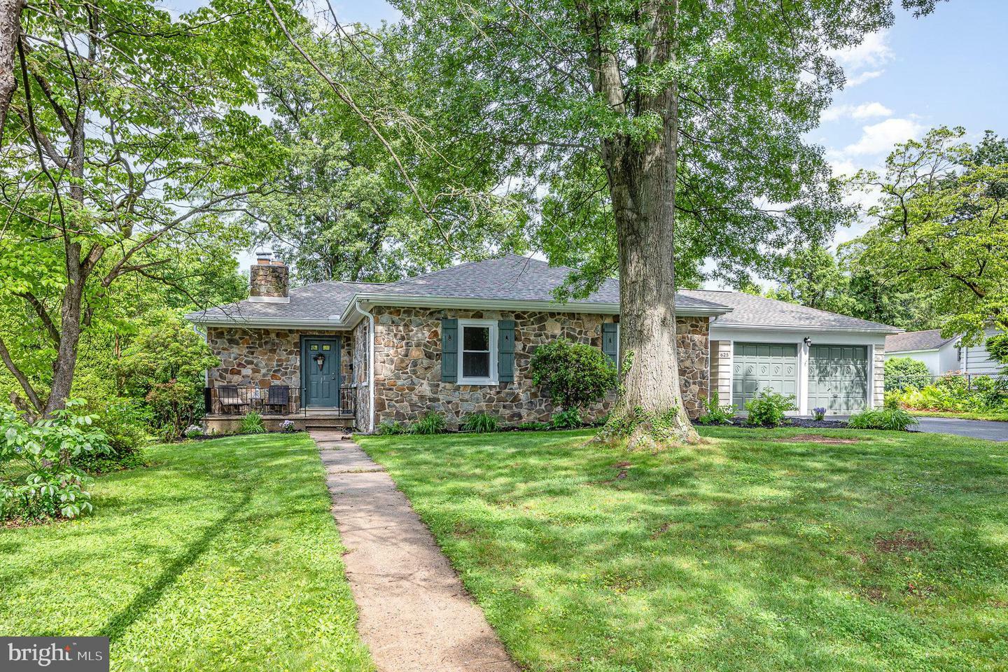 625 Devon Road  Camp Hill PA 17011 photo