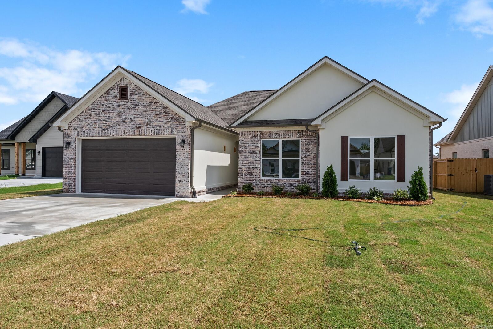 Property Photo:  8 Songbird Cove  AR 72058 