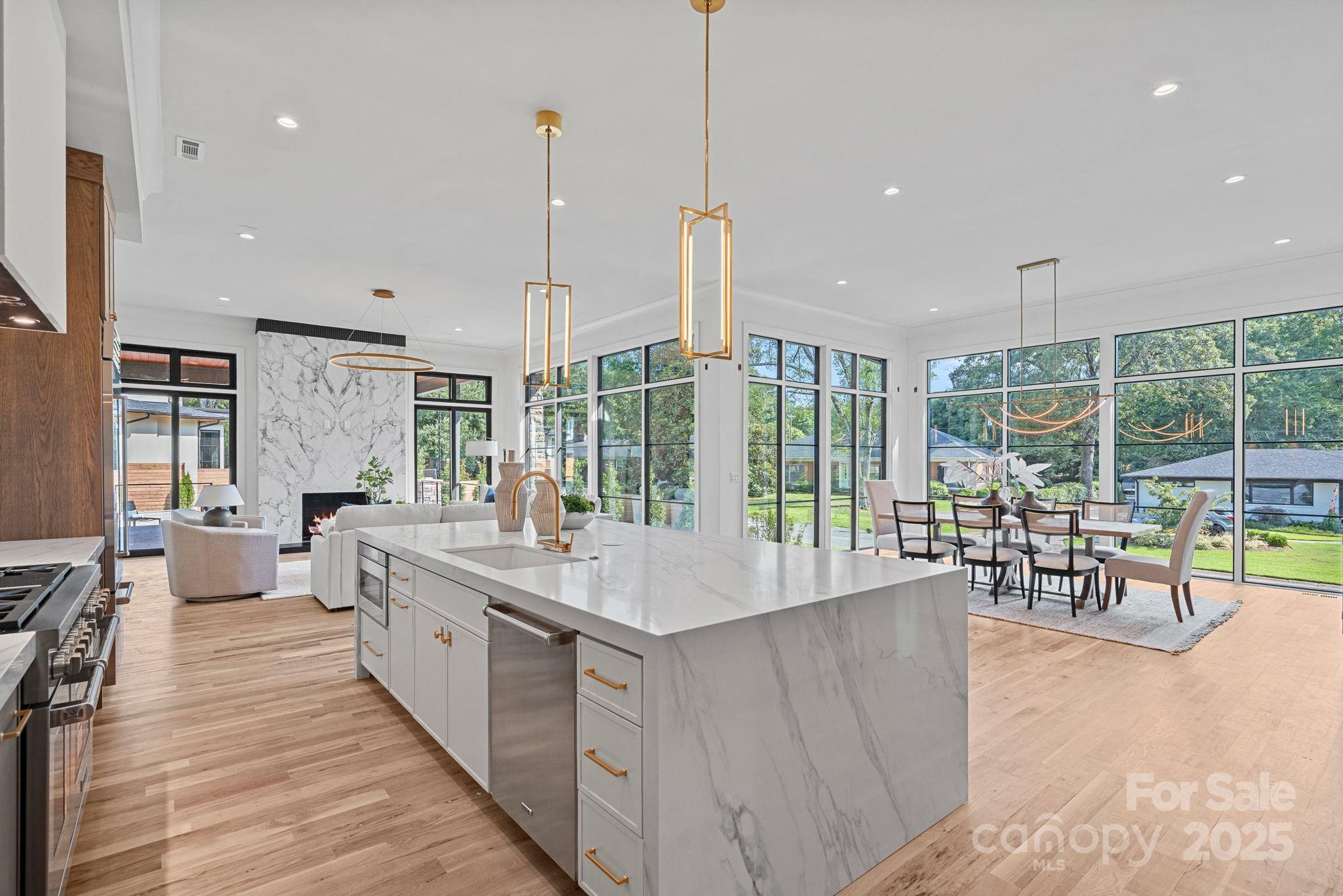 Property Photo:  639 Edgemont Road  NC 28211 
