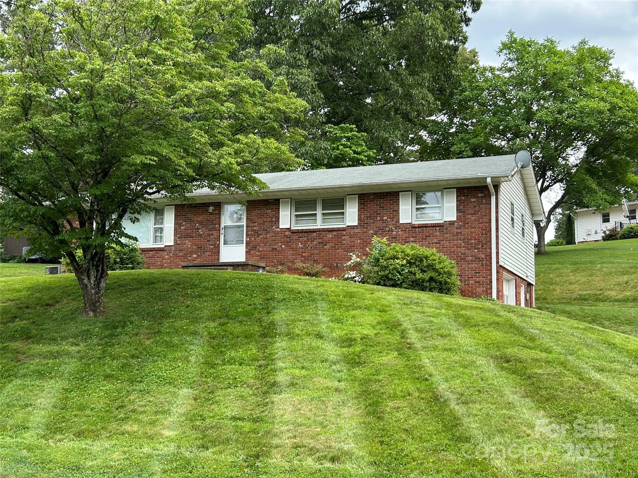 Property Photo: 18 Sheppard Drive NC 28806
