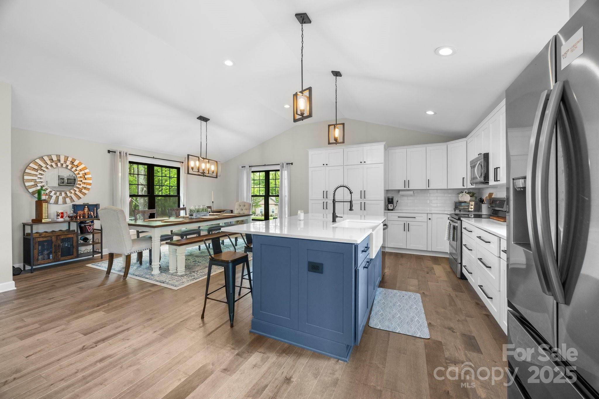 Property Photo: 17403 Green Hill Road NC 28278