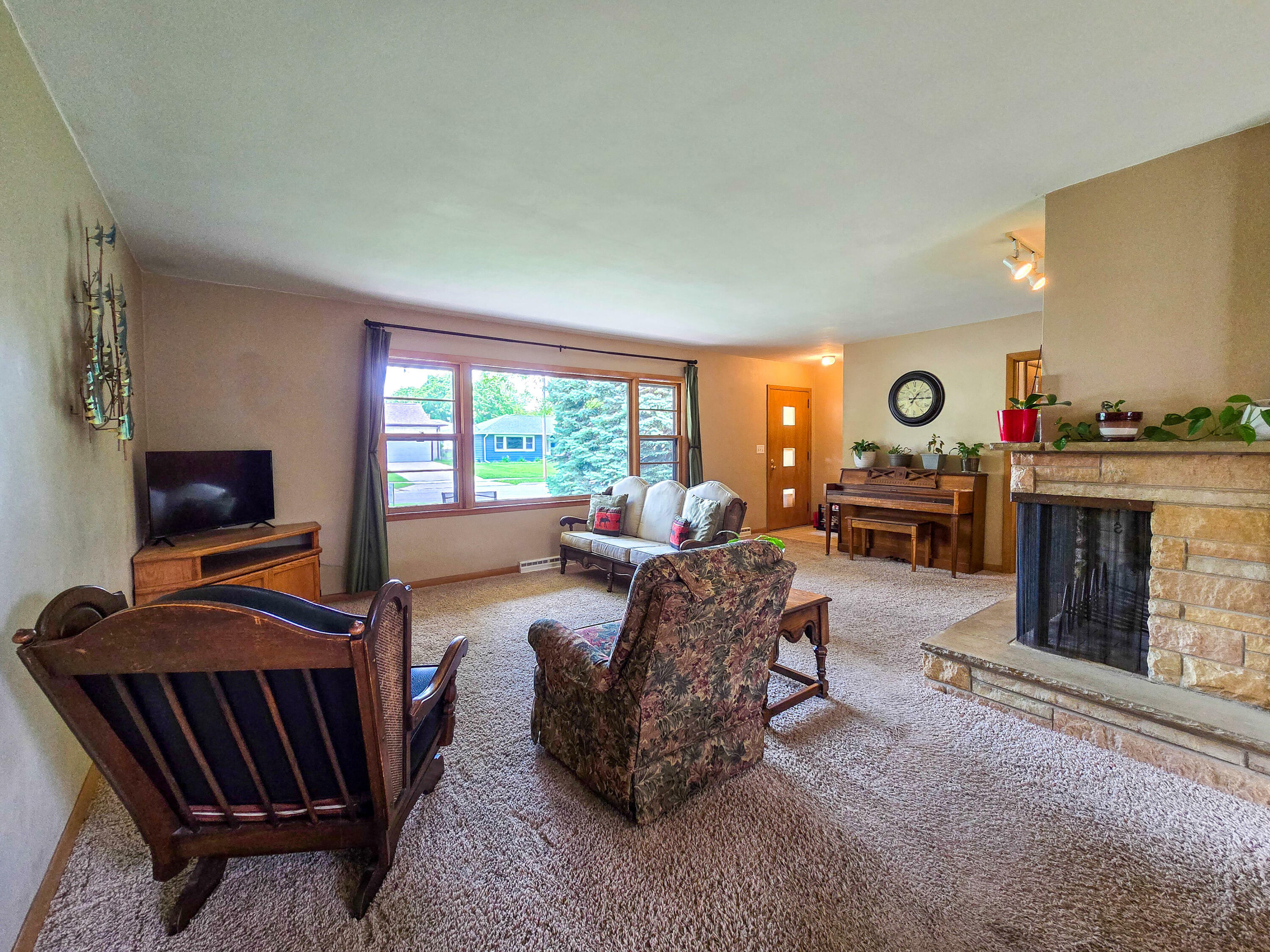 Property Photo: 1526 Harding Avenue IA 50010