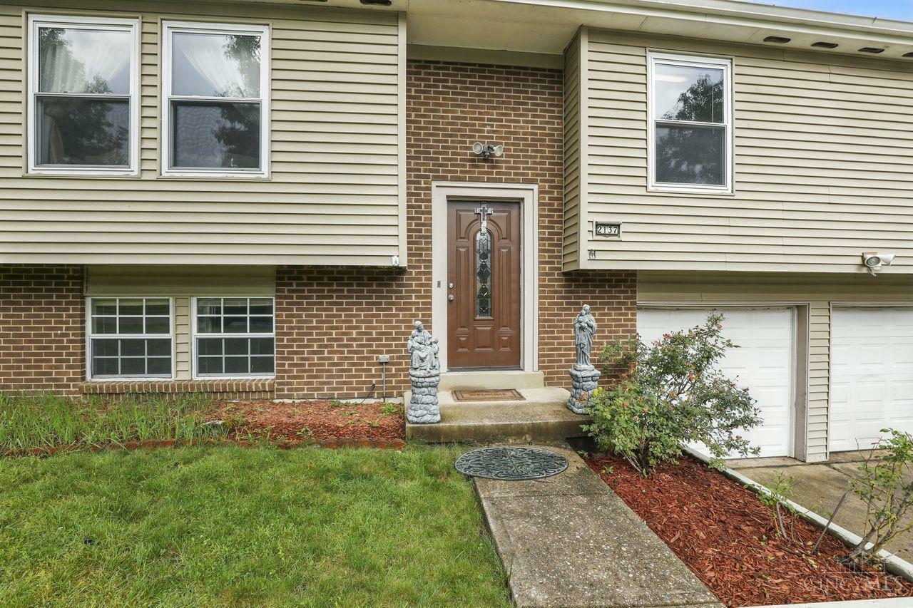 Property Photo: 2137 Trailwood Drive OH 45230