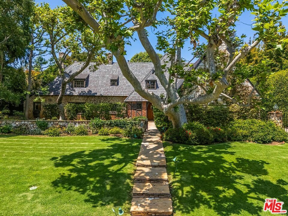 Property Photo: 13535 Lucca Dr CA 90272