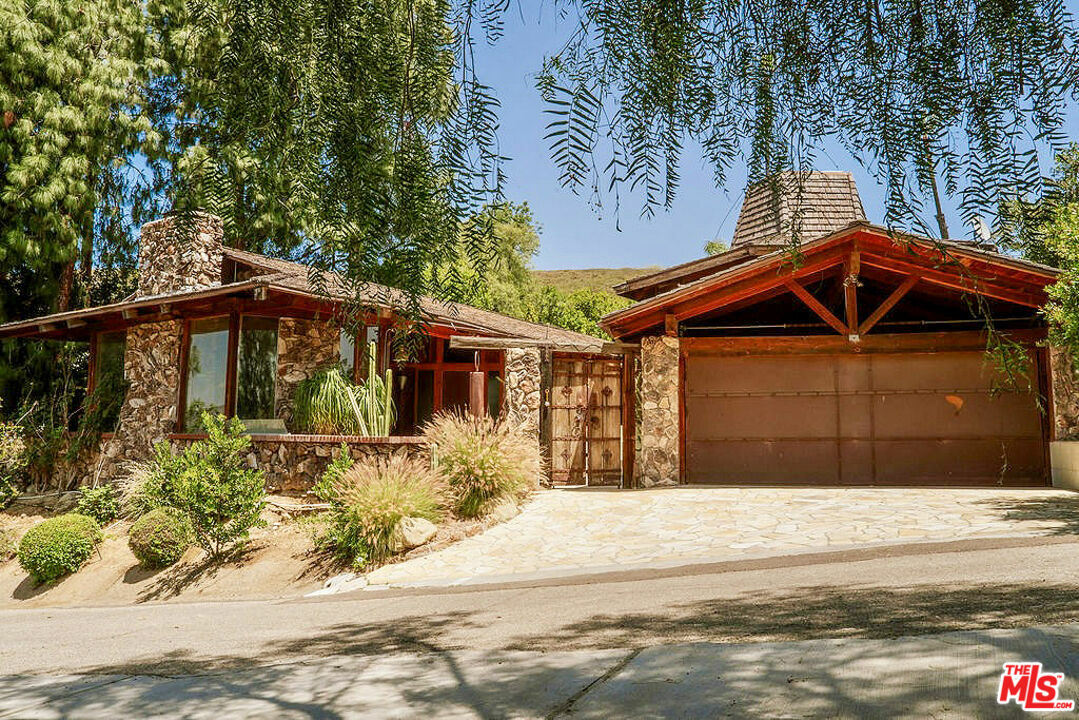 1926 Calle Yucca  Thousand Oaks CA 91360 photo
