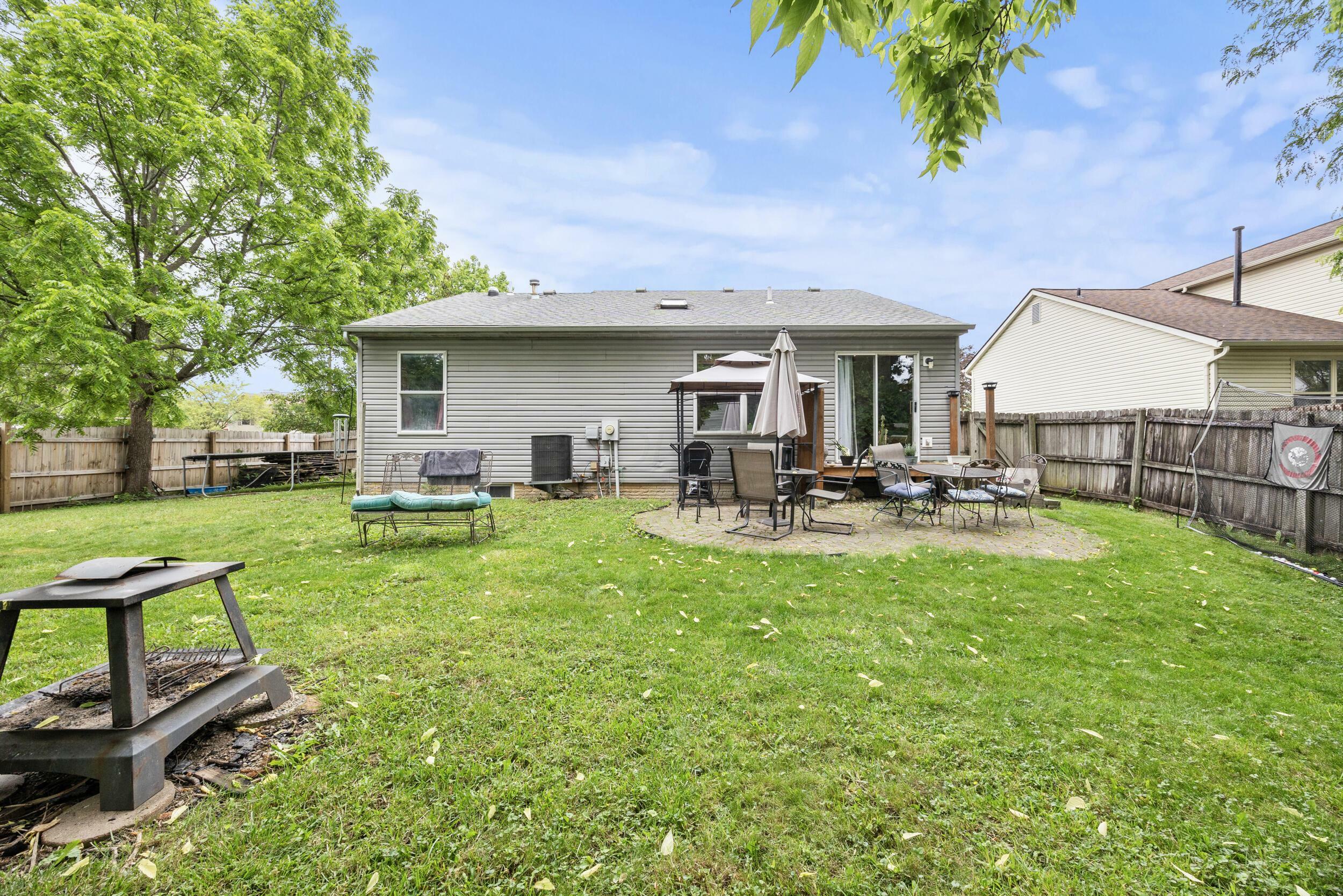 Property Photo: 993 Esther Drive OH 43207