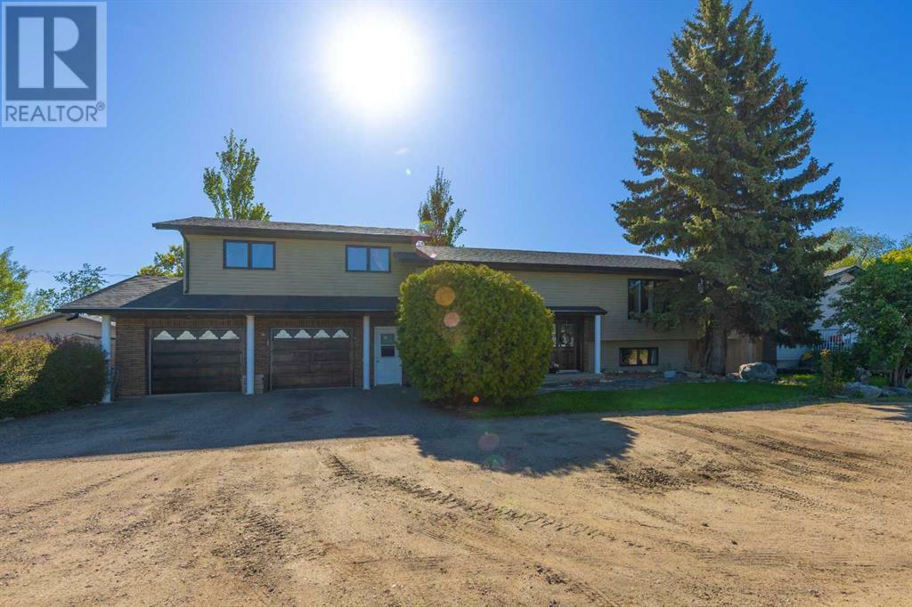 Property Photo: 87 3 Street SK S0M 1H0