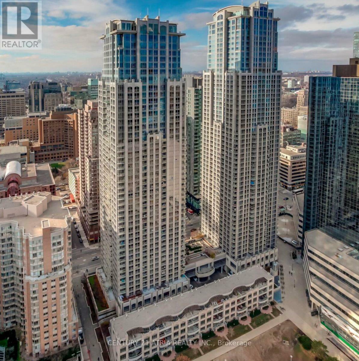 Property Photo: 763 Bay Street 1610 ON M5G 2R3