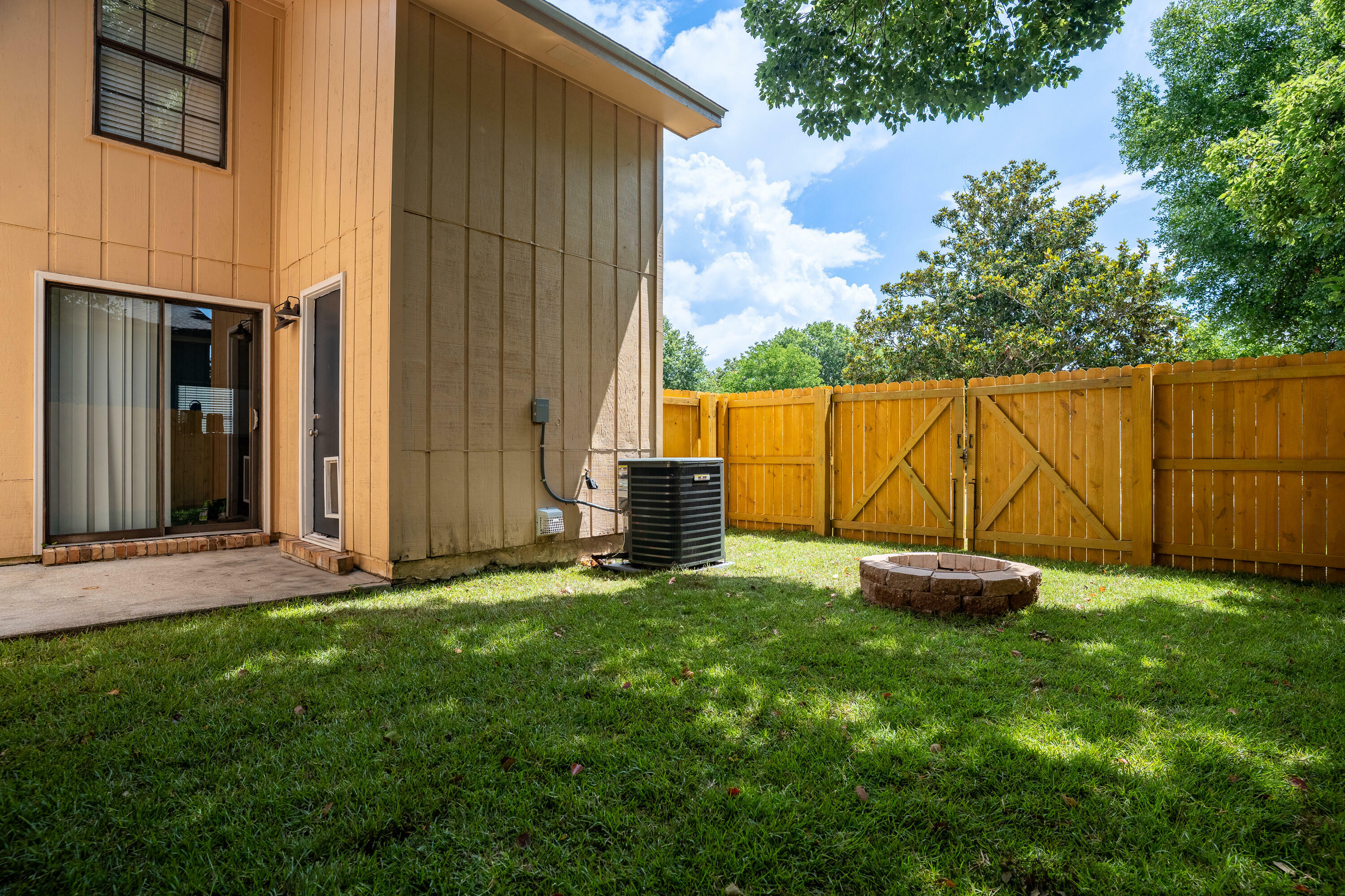Property Photo: 412 NW Odin Lane FL 32548