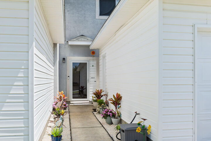 Property Photo:  6922 Sea Turtle Circle  FL 32566 