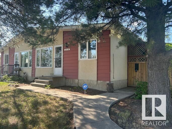 4318 44 Avenue  Stony Plain AB T7Z 1J3 photo